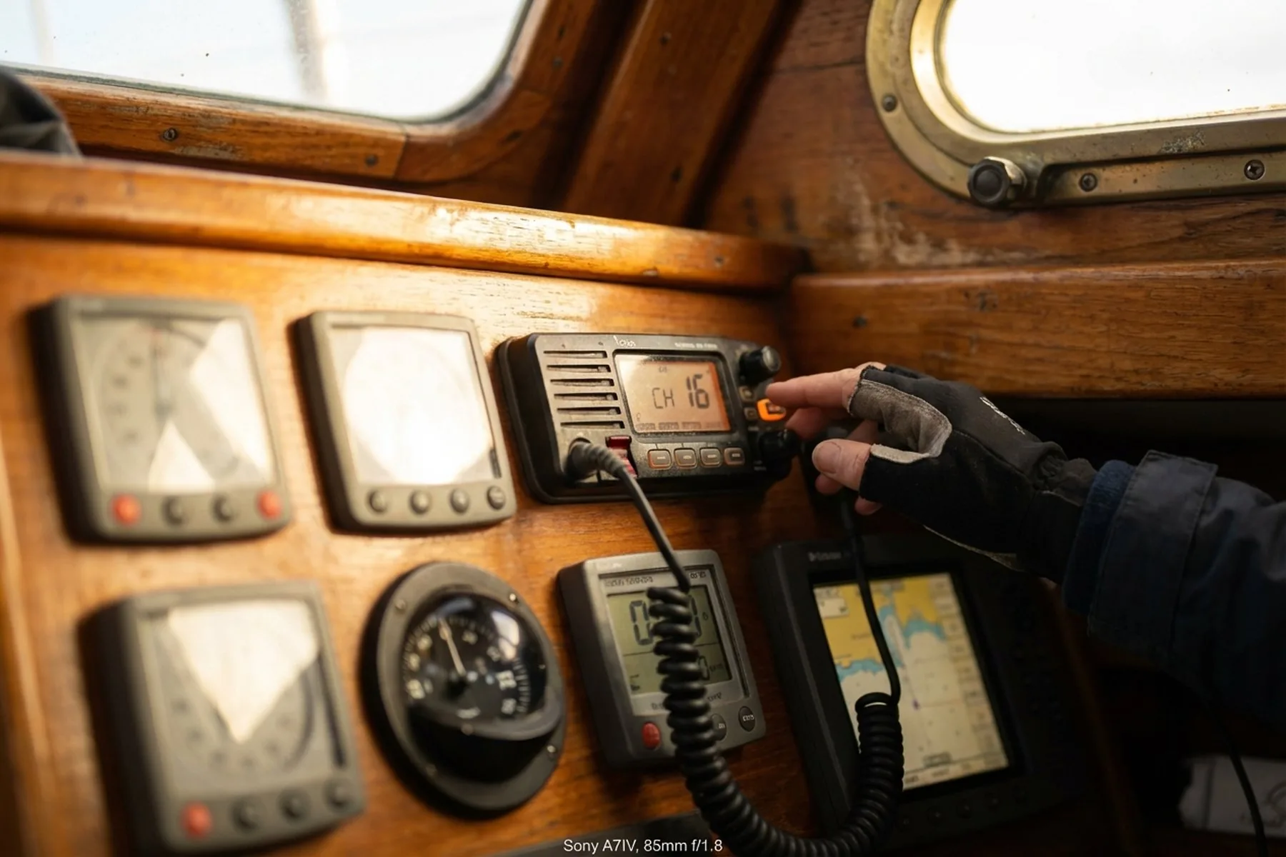 VHF Marino: Come Usare la Radio di Bordo